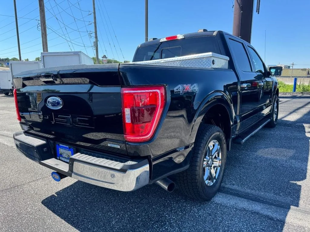 Used 2021 Agate Black Metallic Ford XLT image 3