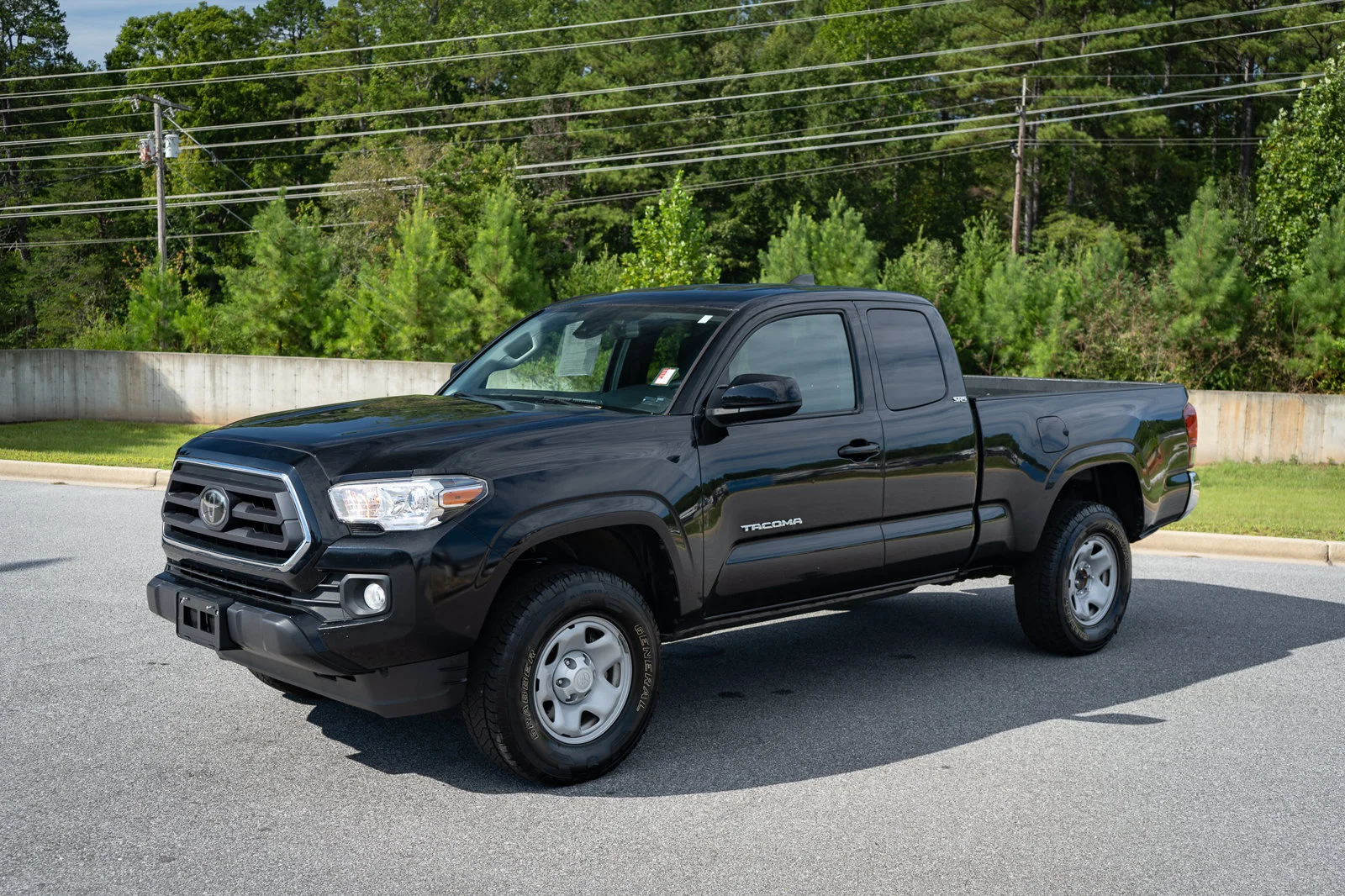 Used 2022 Black Toyota SR5 image 3