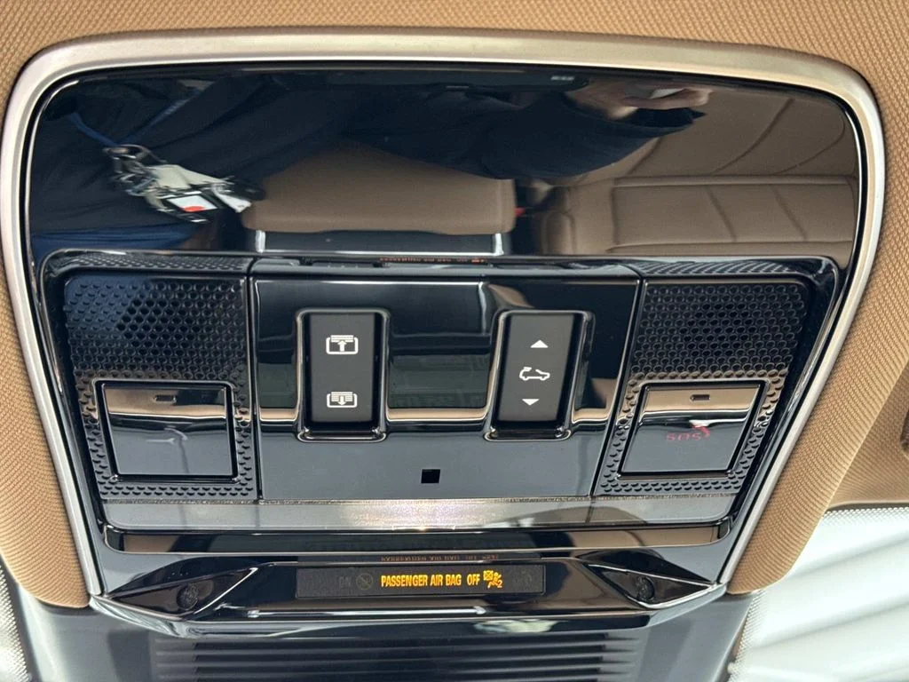 2025 Land Rover Range Rover SE - Photo 22
