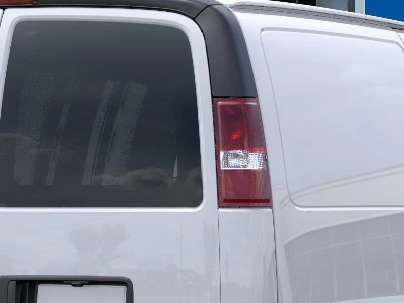 New 2025 Summit White Chevrolet WT image 11