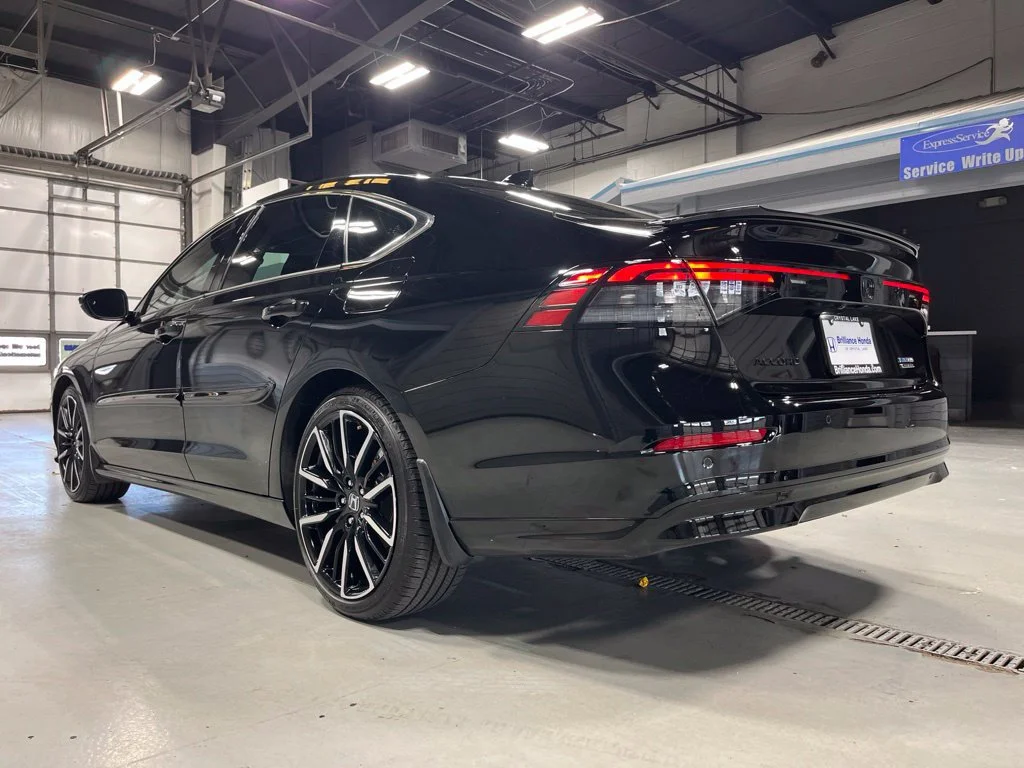Certified Used 2025 Crystal Black Pearl Honda HYBRID TOURING image 43