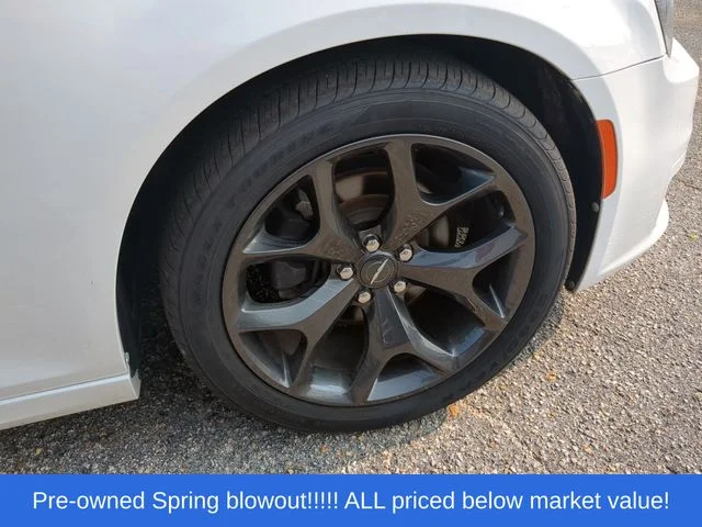 Used 2020 White Chrysler Touring image 15
