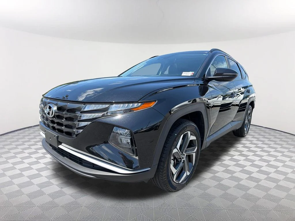 Used 2023 Black Hyundai SEL image 1
