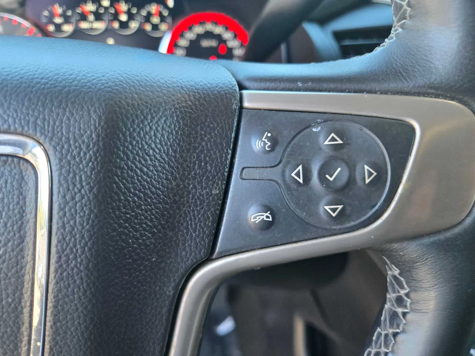 Used 2015 ONYX BLACK GMC Denali image 24
