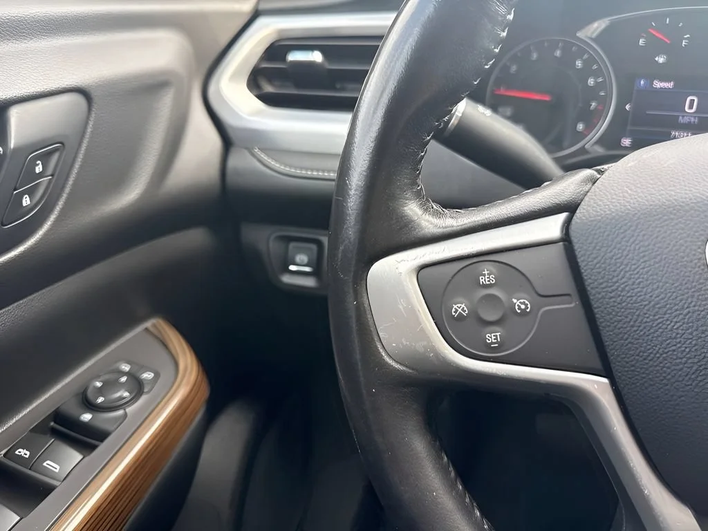 Used 2020 SUMMIT WHITE GMC SLE image 14