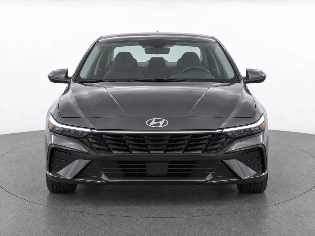 Used 2025 Gray Hyundai SEL Sport image 5