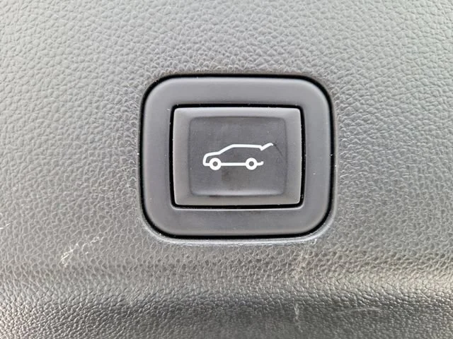 Used 2024 Summit White GMC SLT image 8