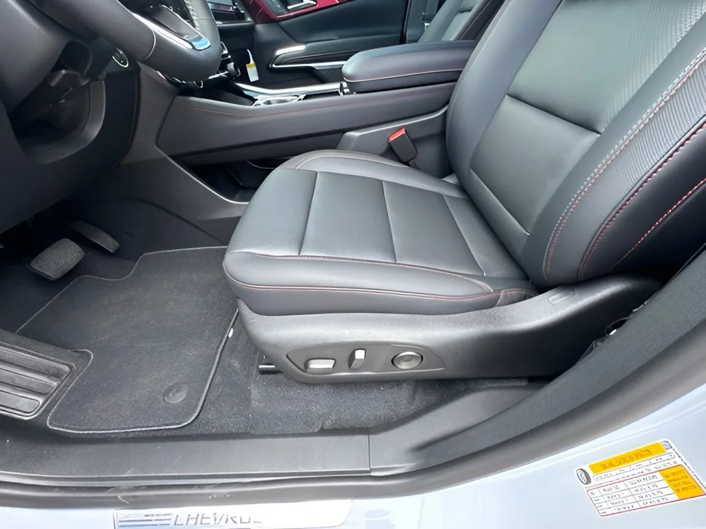 New 2026 Polar White Tricoat Chevrolet Z71 image 13