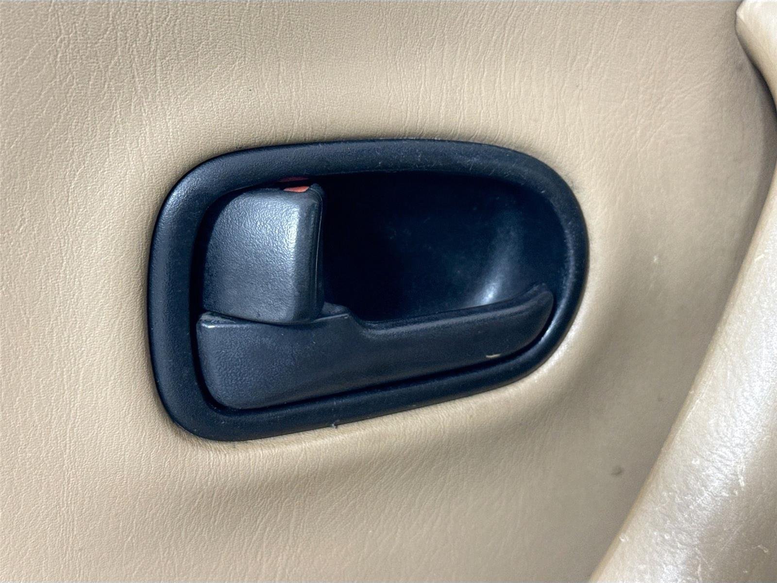 Used 1999 Emerald Mica Mazda Base image 28