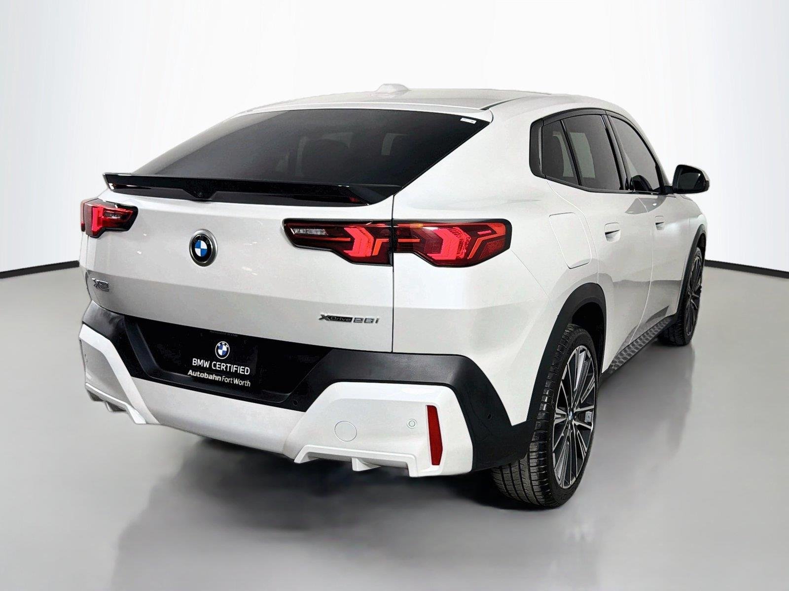 Certified Used 2025 Mineral White Metallic BMW xDrive28i image 5