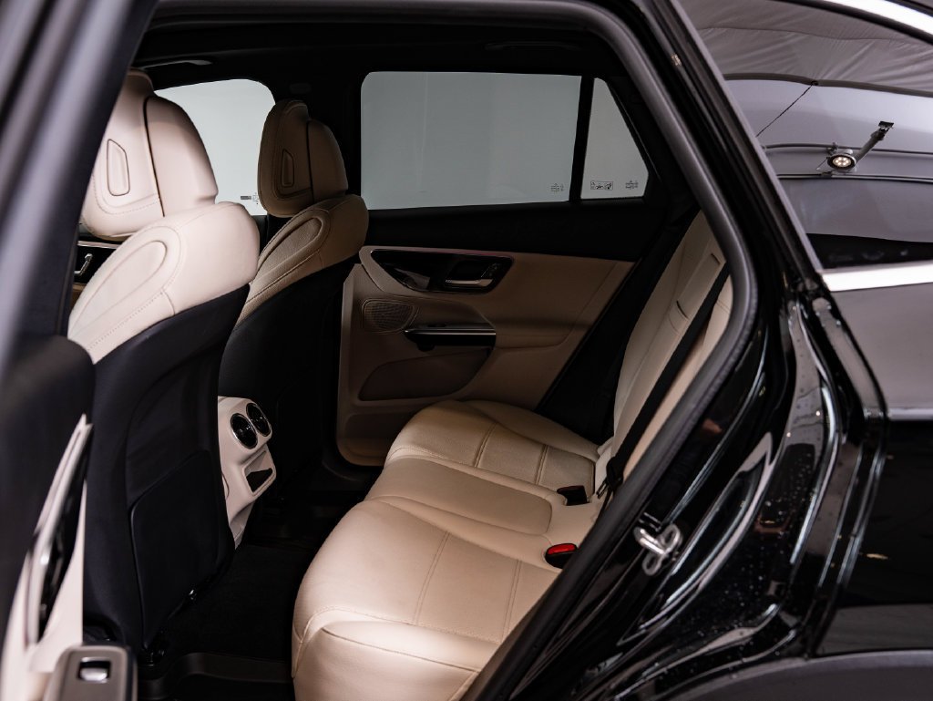 Used 2026 Black Mercedes-Benz GLC 300 image 41