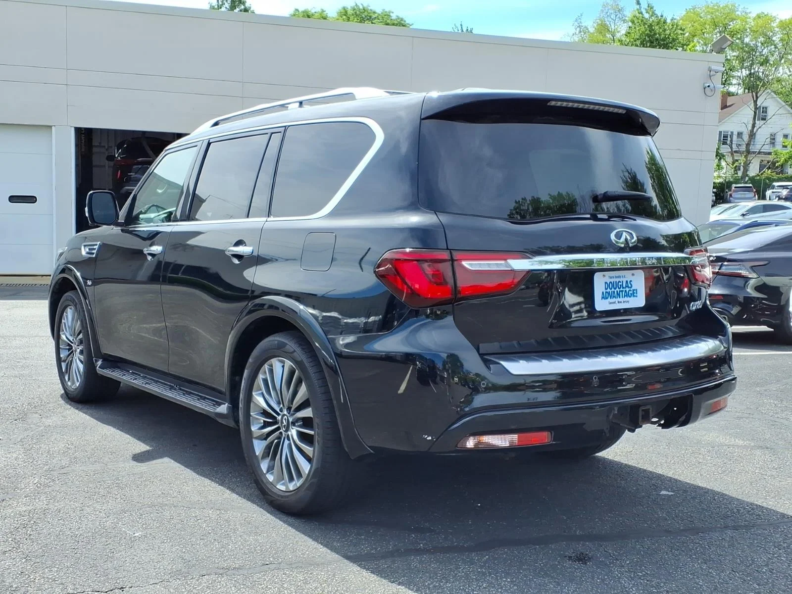 Used 2019 Black INFINITI LUXE image 8