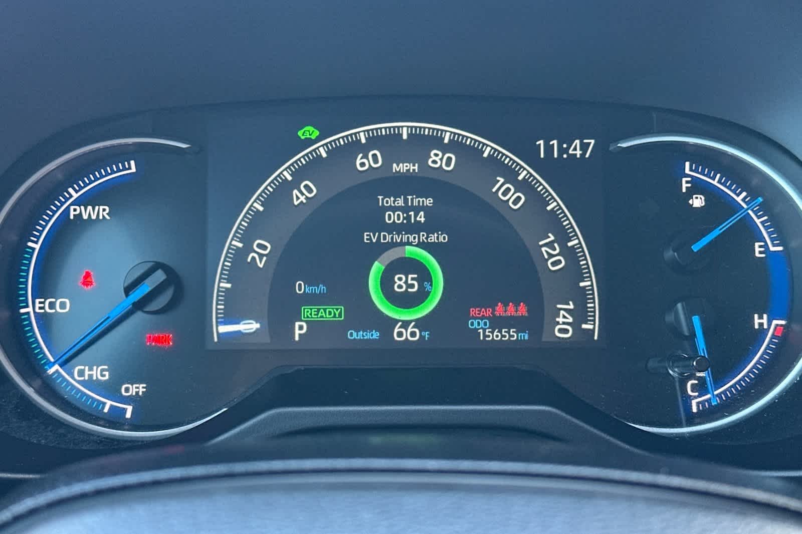 2025 Toyota RAV4 LE - Photo 22