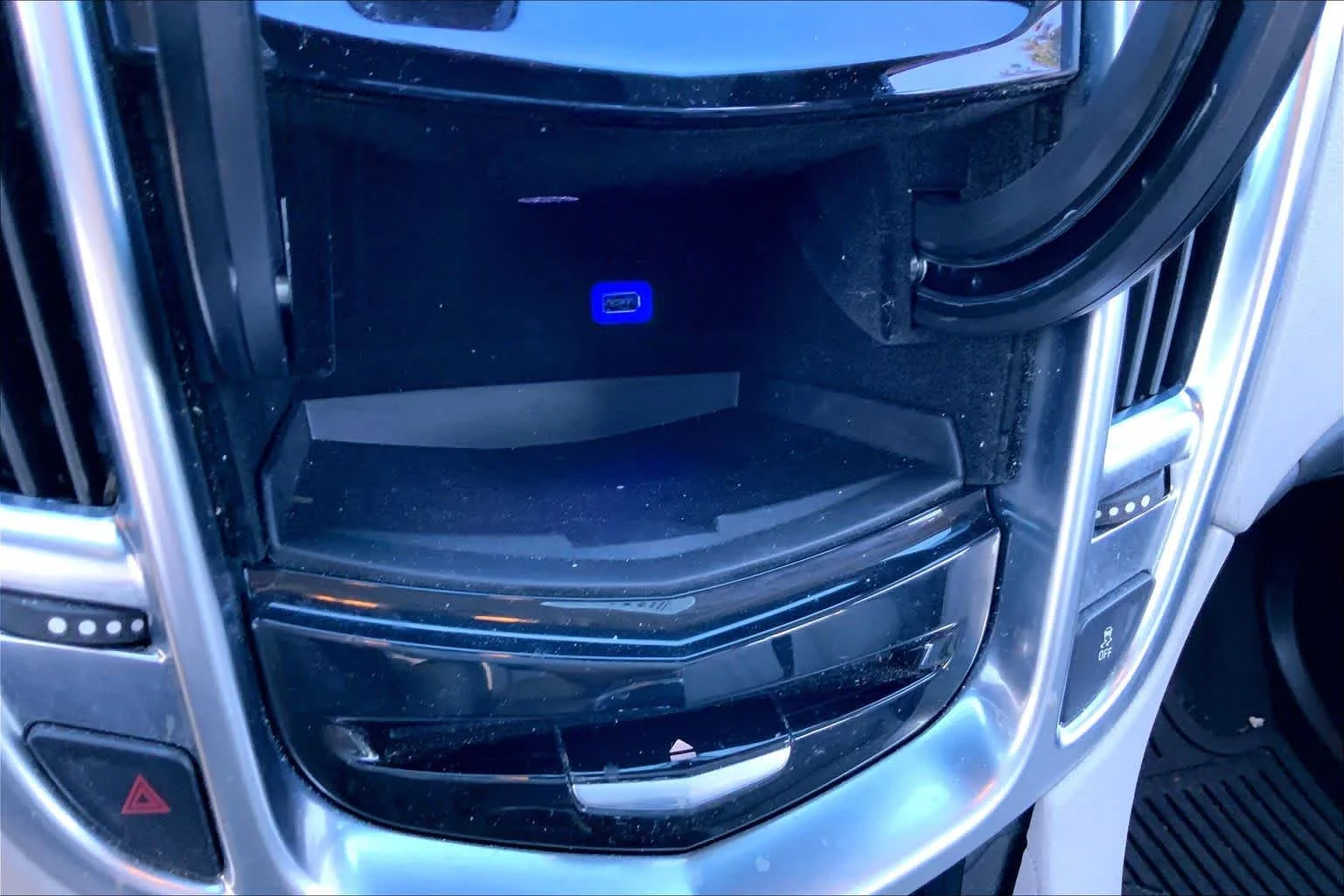 Used 2015 Platinum Ice Tricoat Cadillac Performance Collection image 35