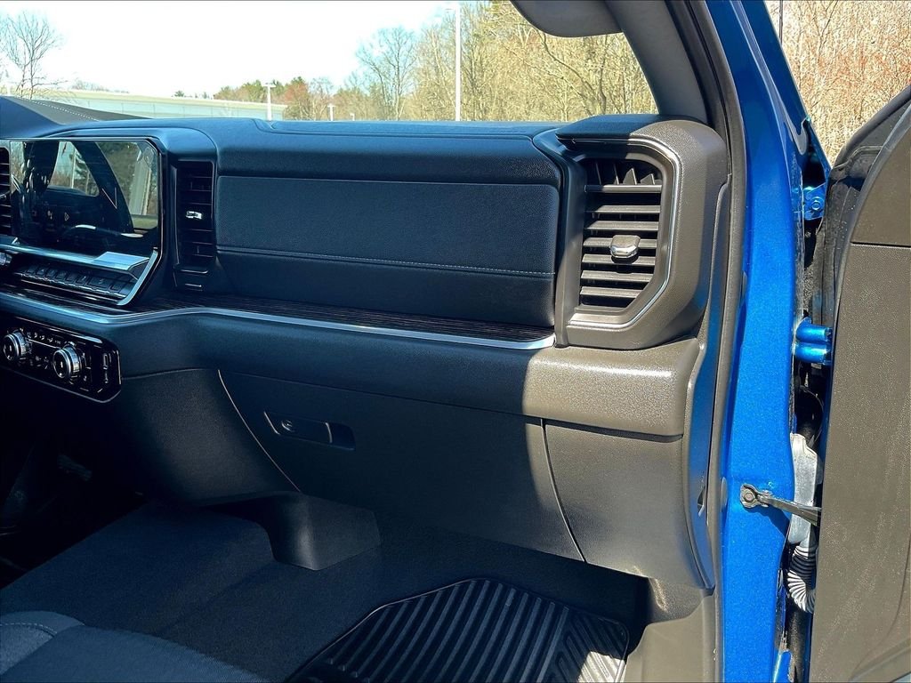 Used 2022 Blue GMC Elevation image 13