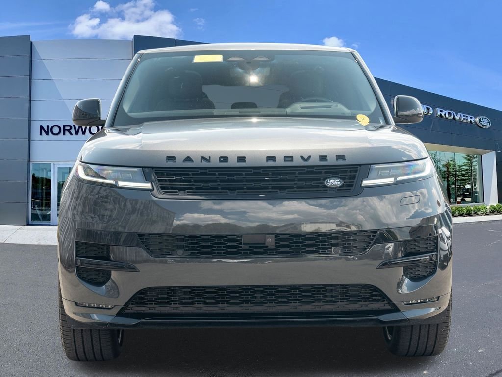 Used 2026 Black Land Rover Dynamic SE image 2