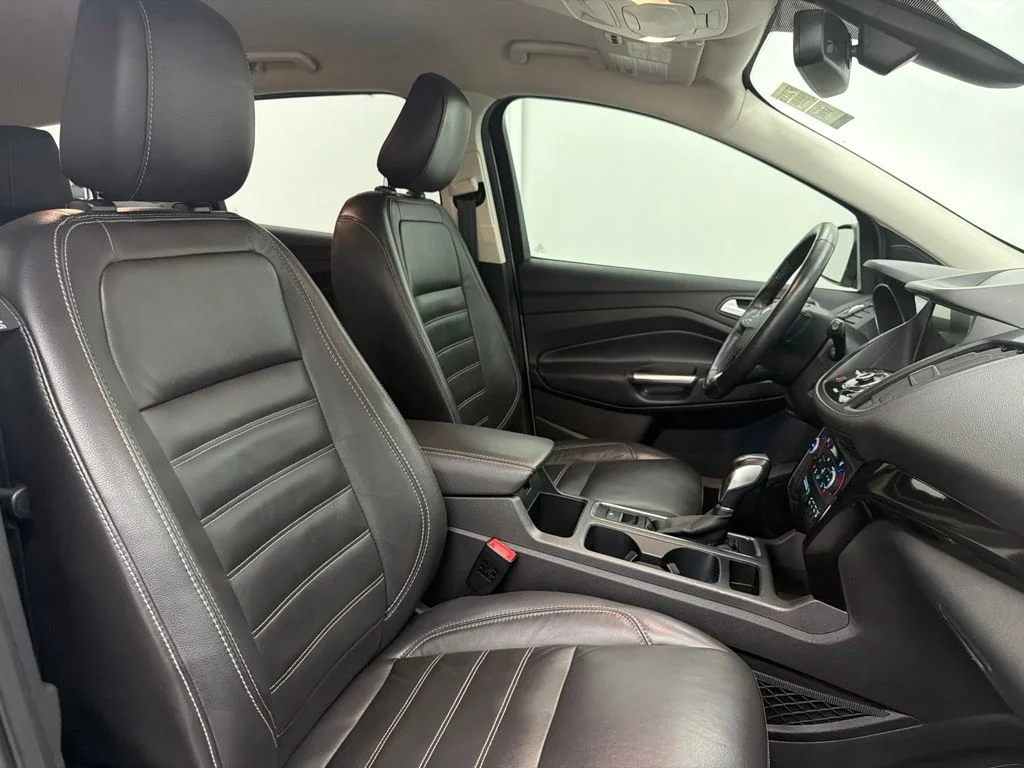 Used 2019 Silver Ford Titanium image 34