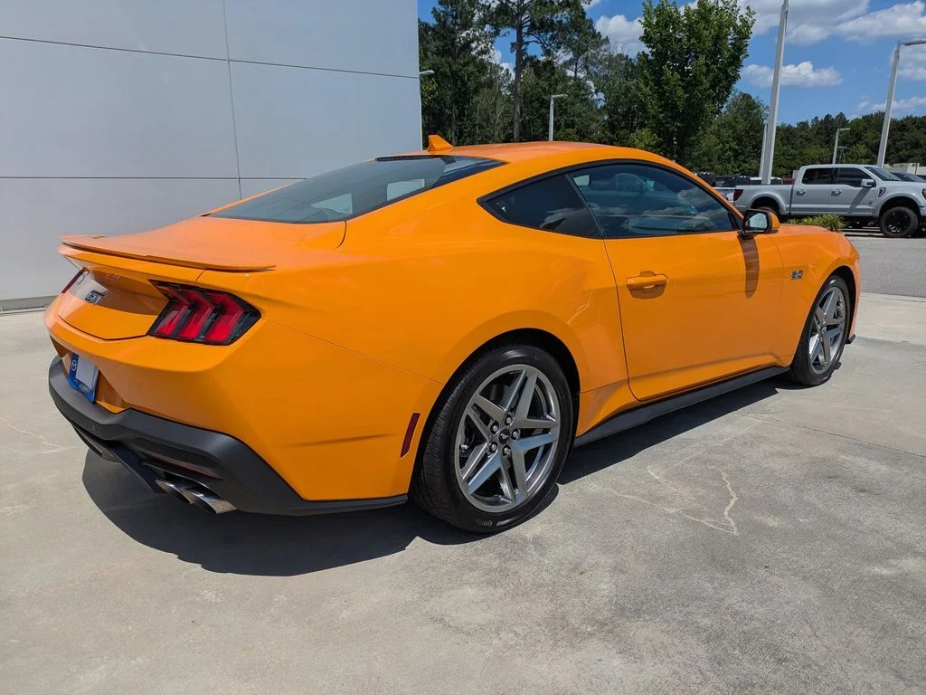 New 2026 Orange Fury Metallic Tri-coat Ford GT Premium image 4