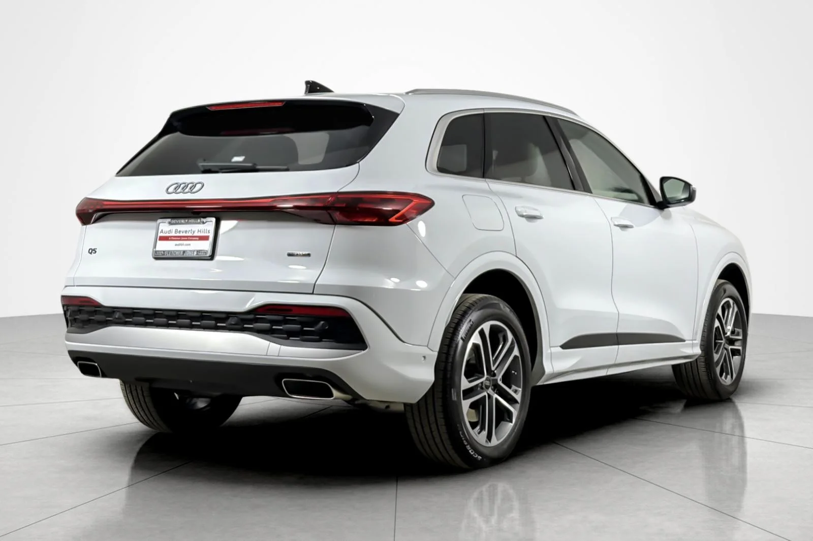 Used 2025 Glacier White Metallic Audi Premium 2.0 TFSI quattro image 5
