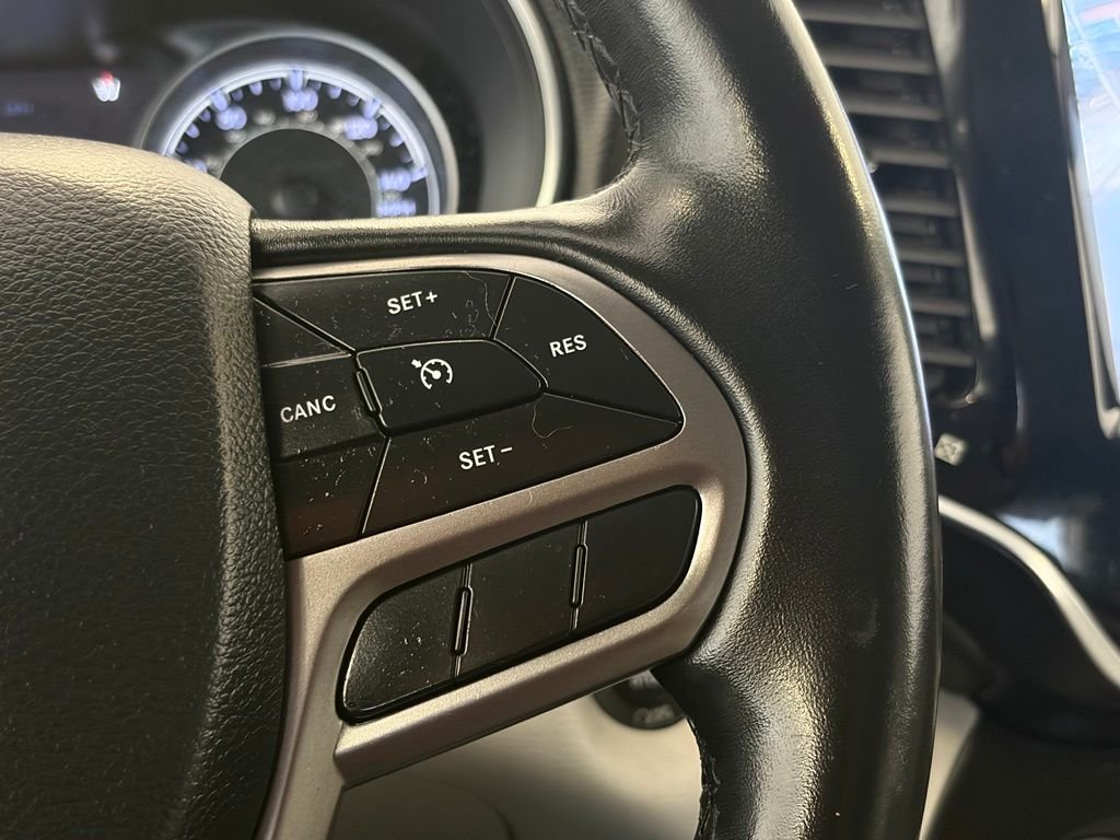 Used 2020 Velvet Jeep Limited image 29