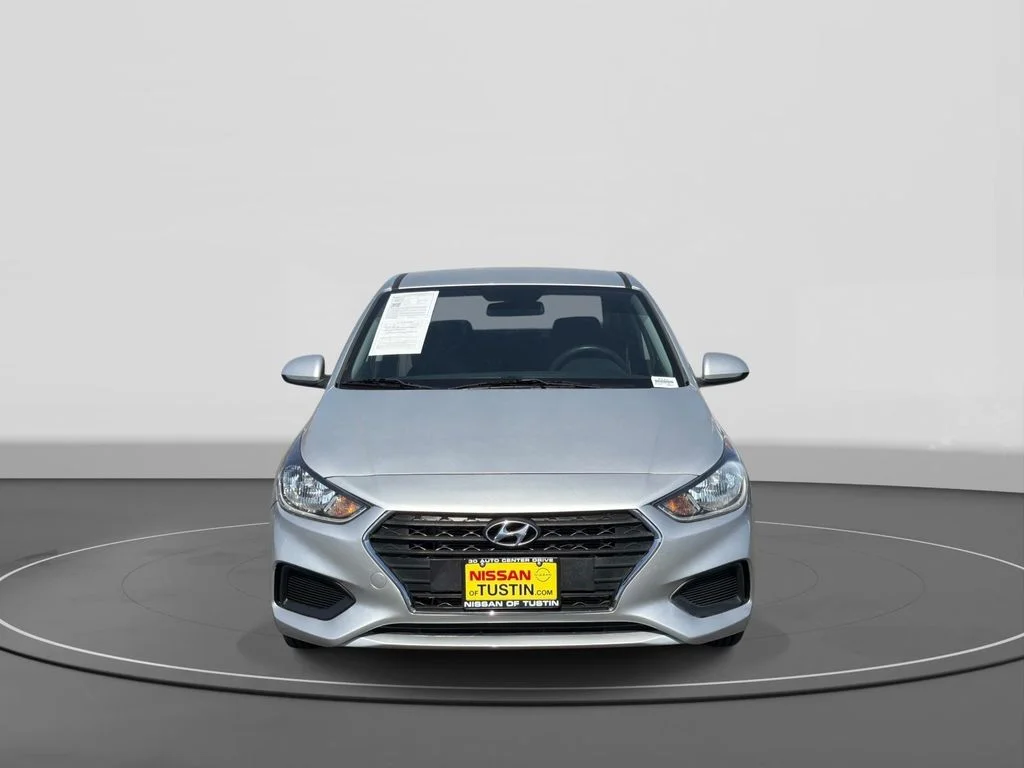 Used 2020 Olympus Silver Hyundai SE image 2