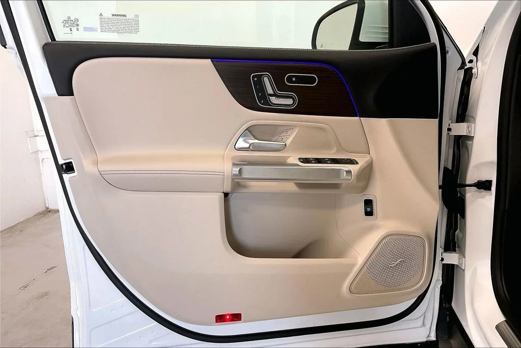 New 2026 Polar White Mercedes-Benz GLB 250 image 22