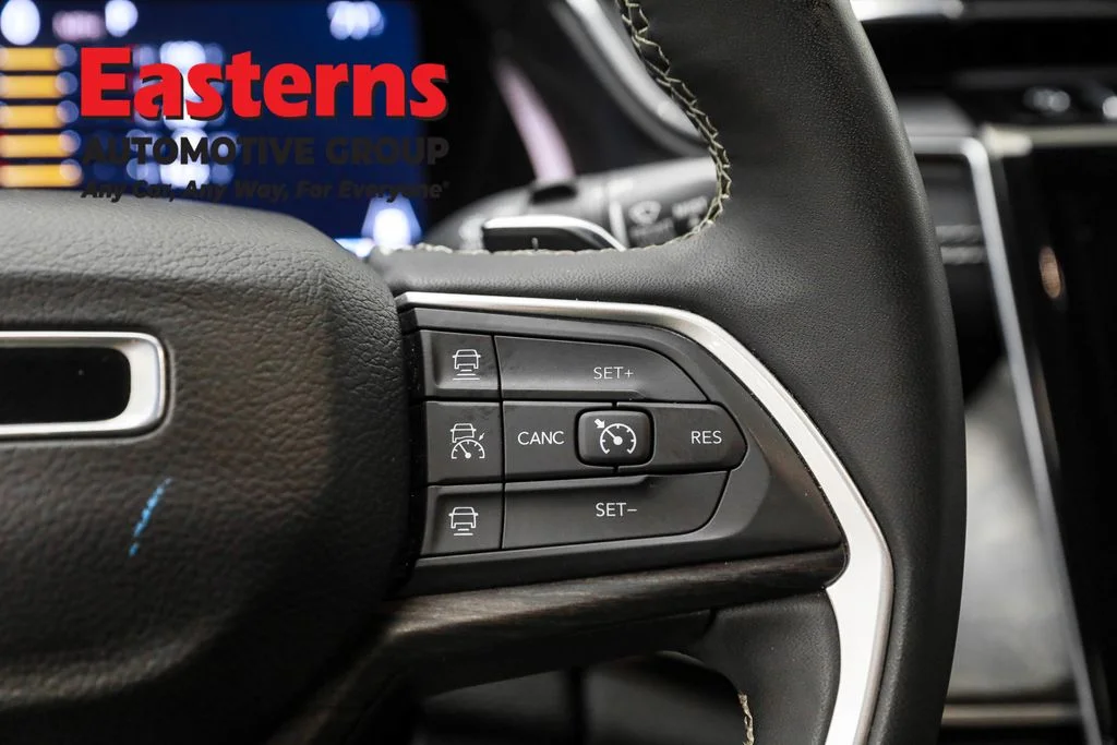 Used 2023 Silver Jeep Limited image 16