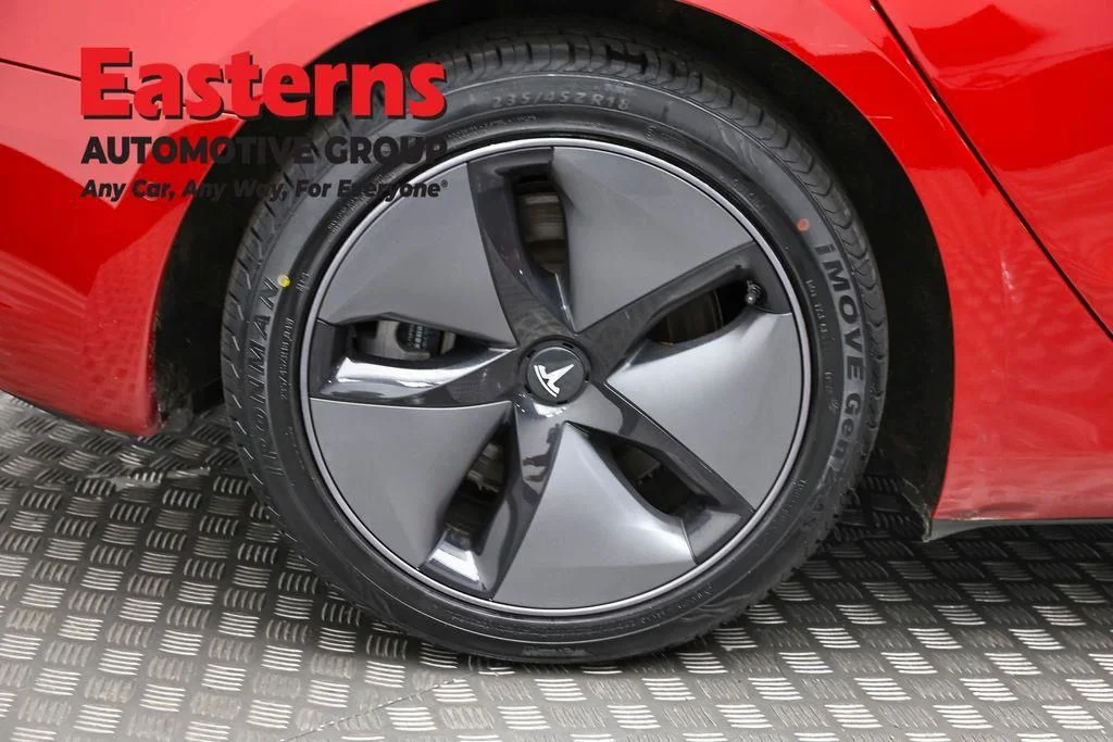 Used 2018 Red Tesla Long Range image 25