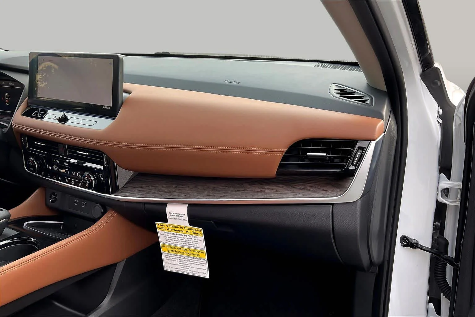 Used 2025 Everest White Pearl Nissan Platinum image 37
