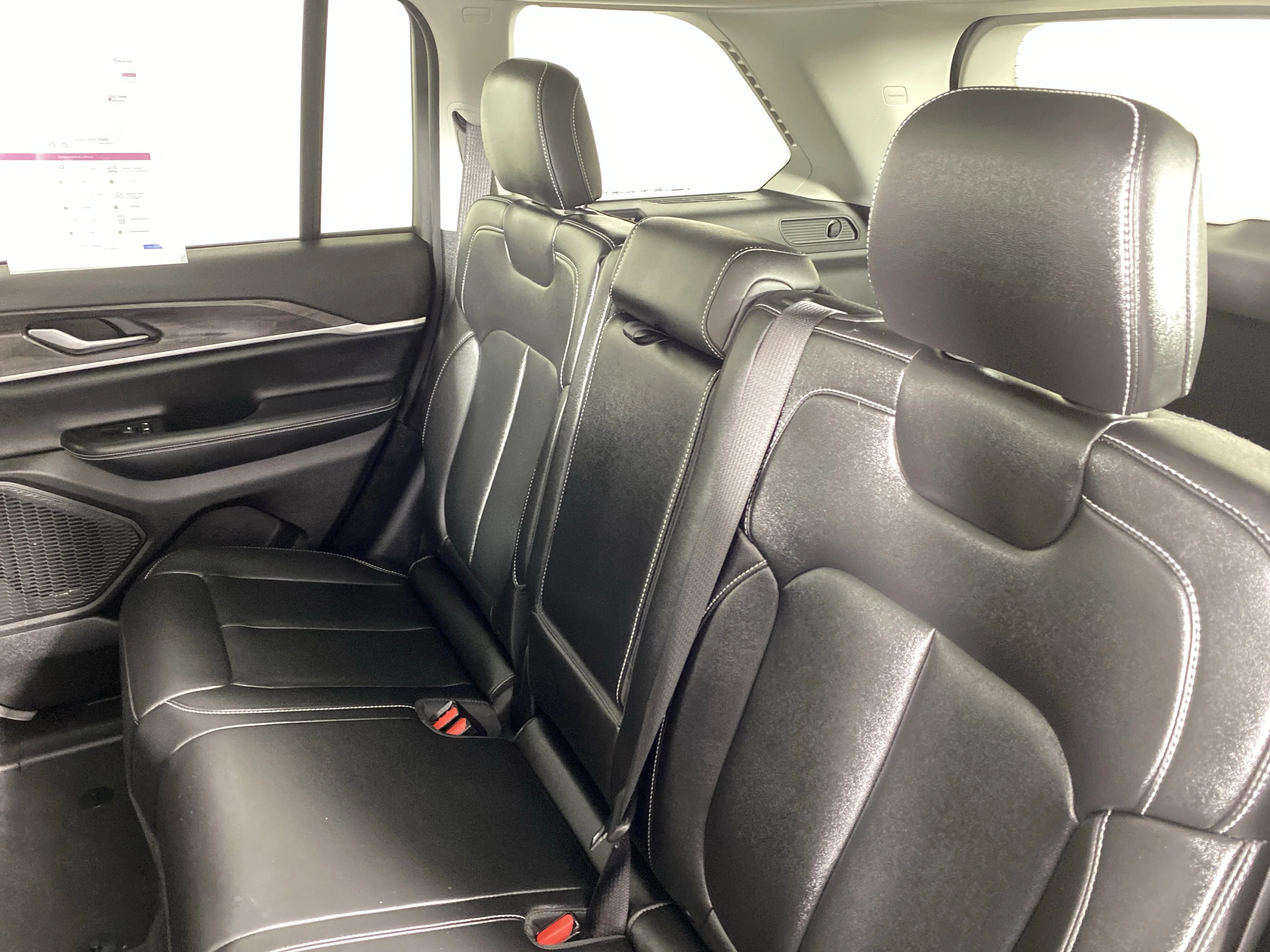 Used 2023 Bright White Clearcoat Jeep Limited image 33