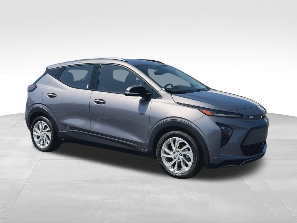 Used 2023 Gray Chevrolet LT image 2