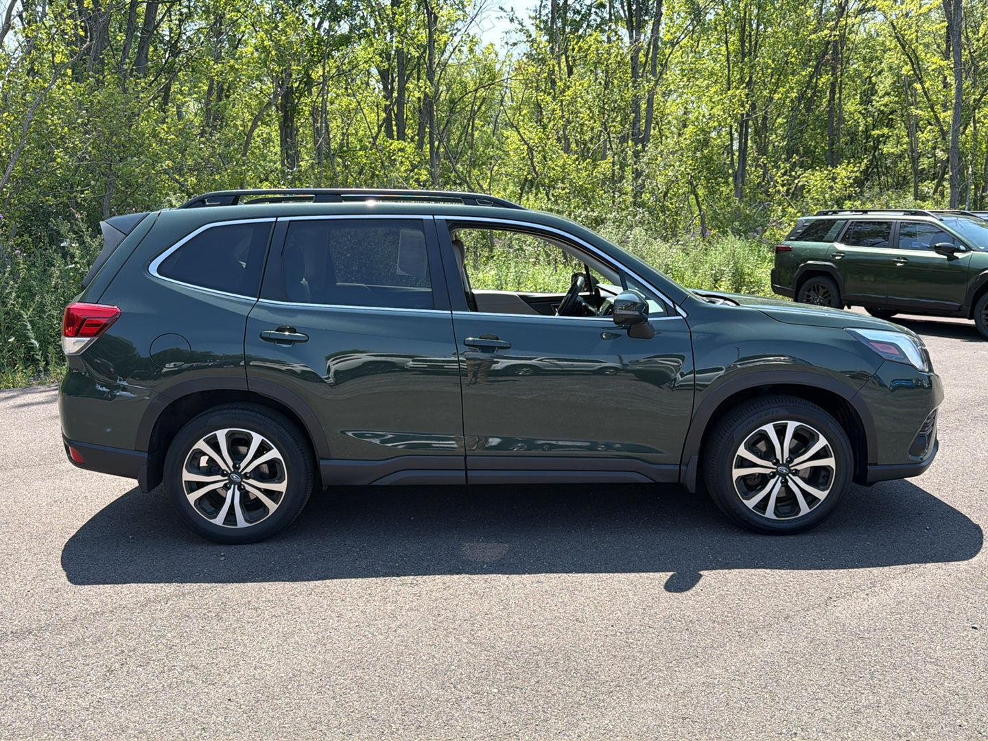 Used 2024 Cascade Green Silica Subaru Limited image 7