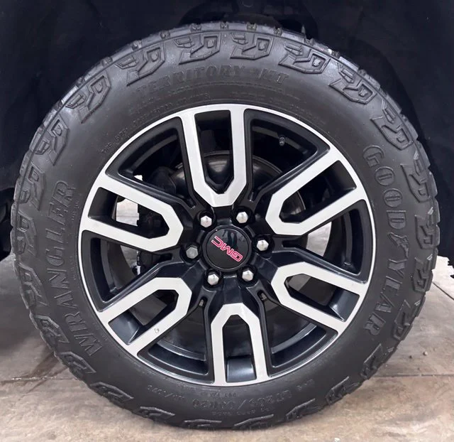 Used 2022 Black GMC AT4 image 8