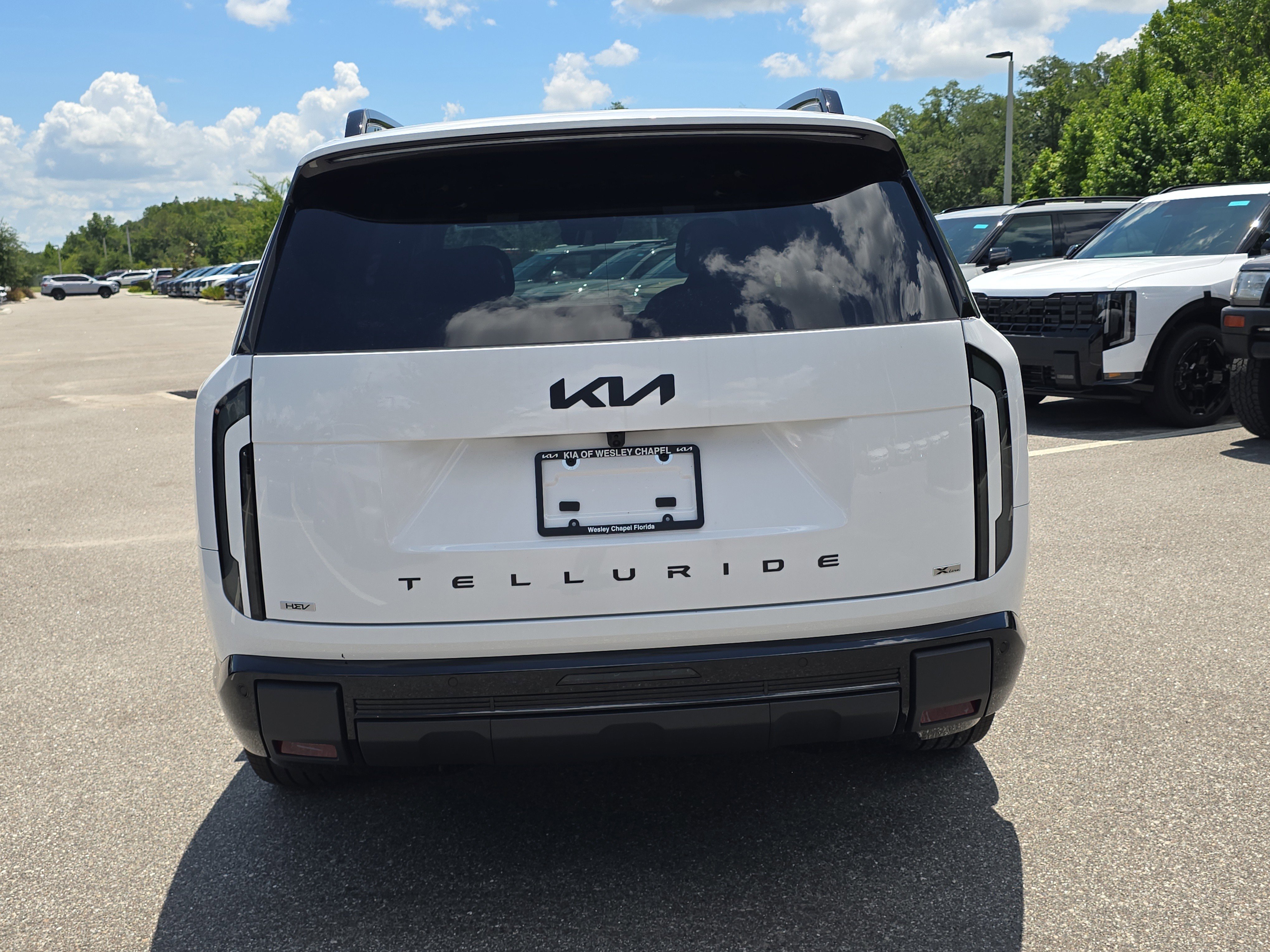 New 2027 Glacial White Pearl Kia X-LINE SX image 7