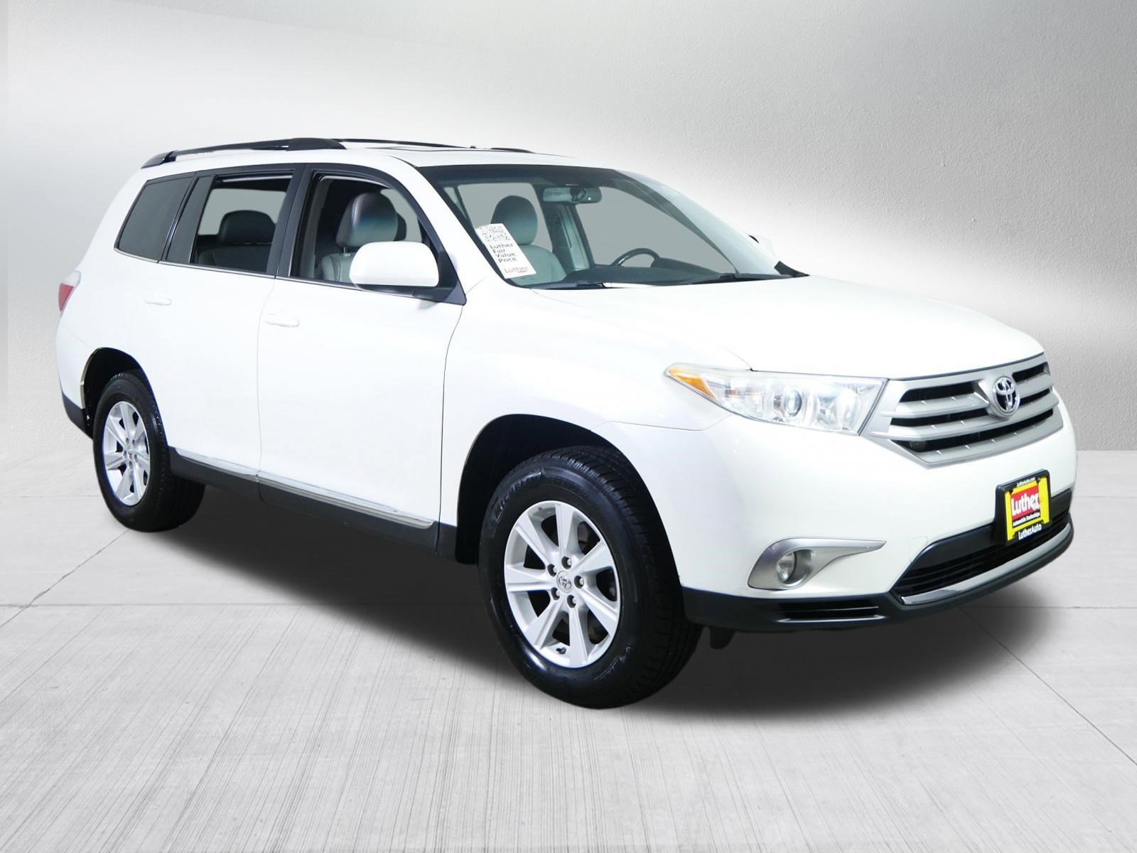 Used 2012 Blizzard Pearl Toyota SE image 1