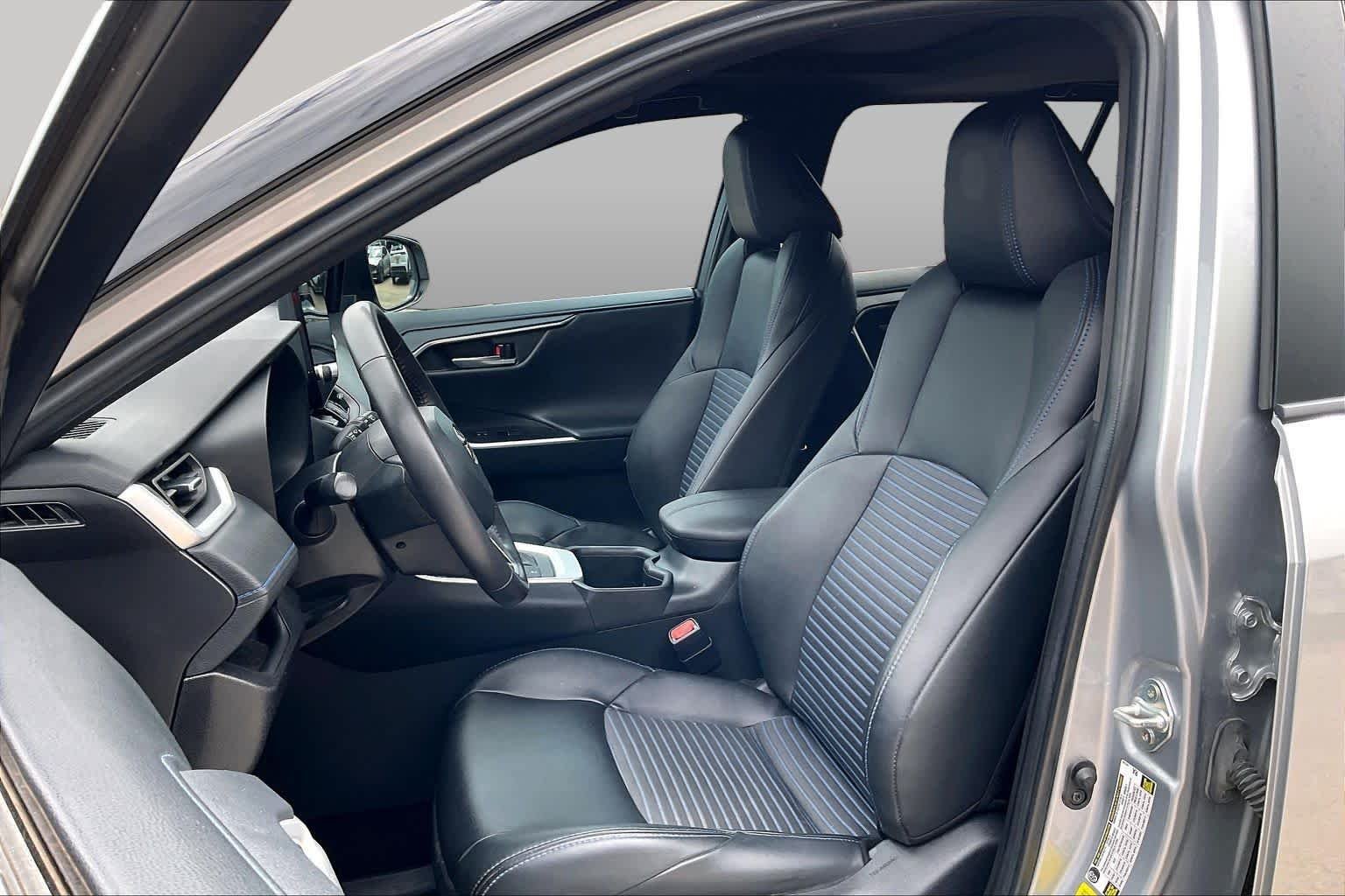 Used 2025 Silver Sky Metallic/Midnight Black Metallic Toyota Hybrid XSE image 8