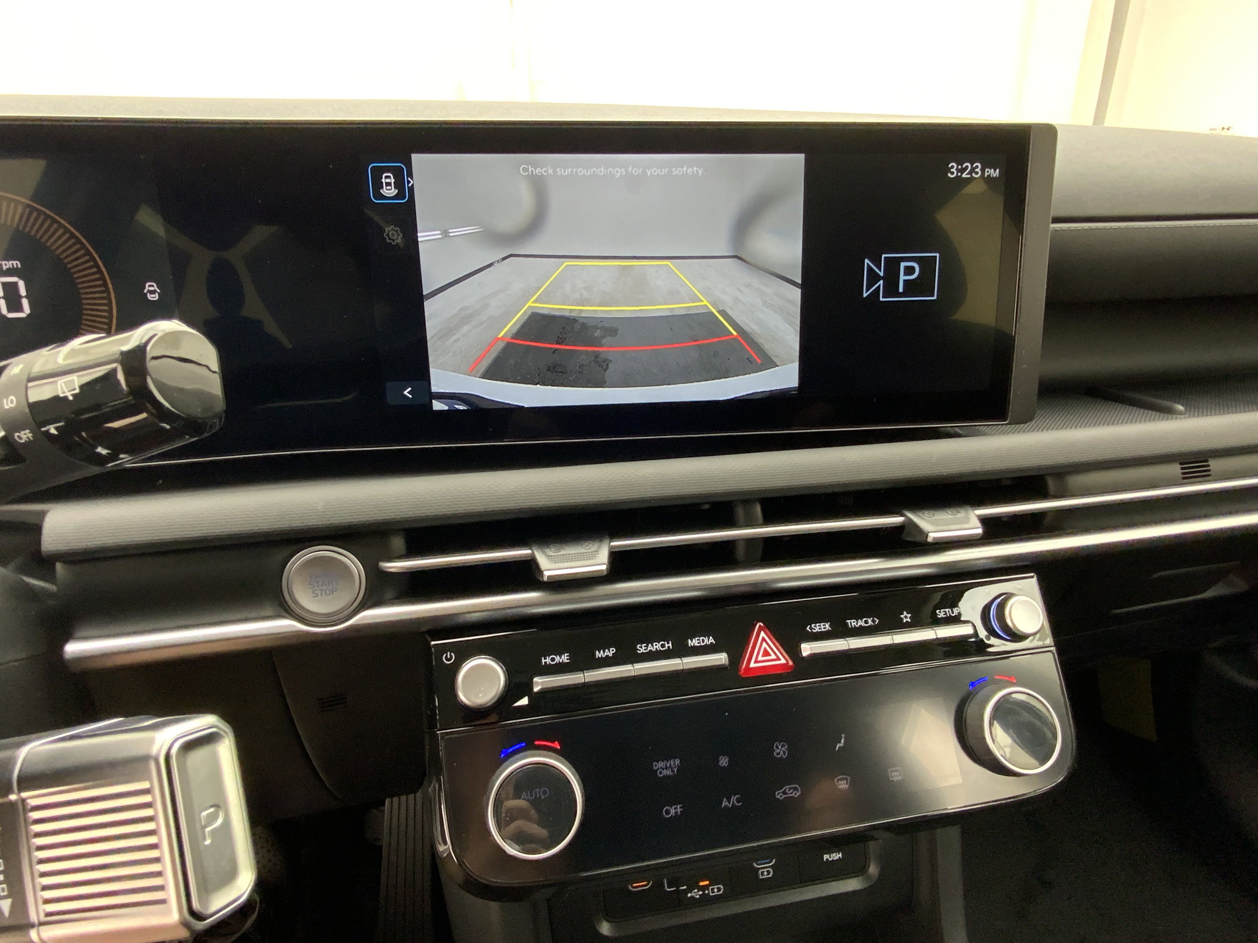 New 2026 Creamy White Pearl Hyundai Blue SE image 10