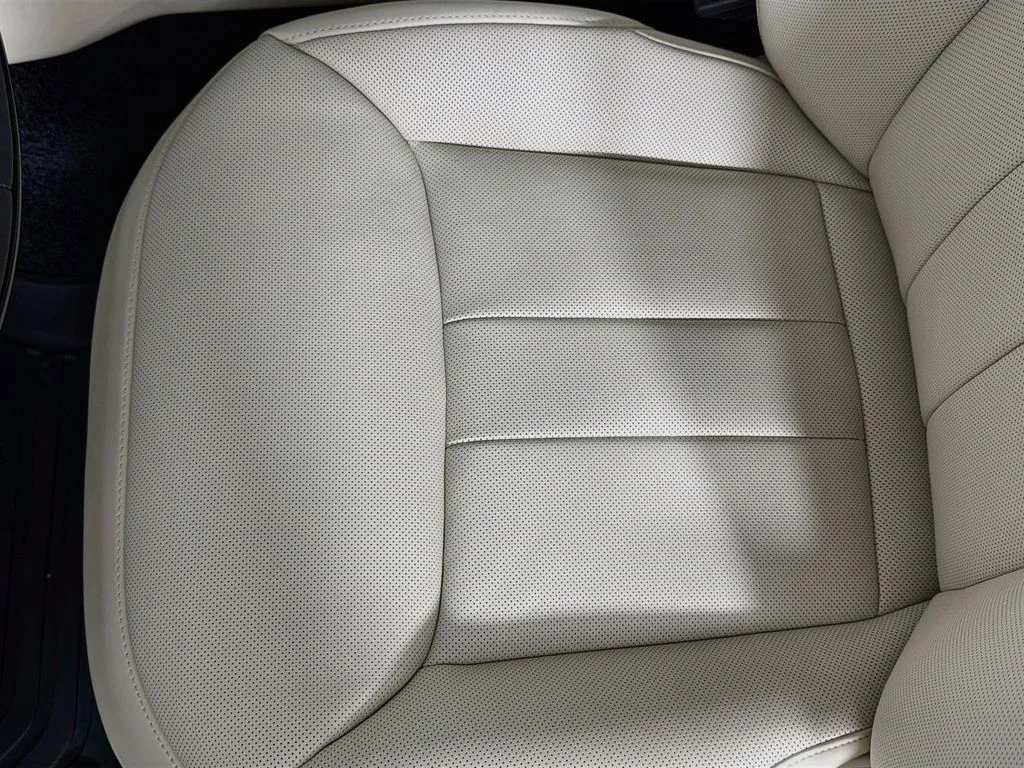 New 2026 Fuji White Land Rover SE image 20