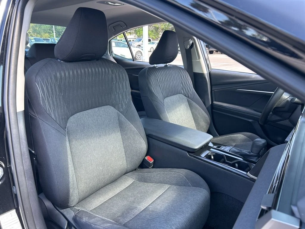 Used 2025 Midnight Black Metallic Toyota LE image 41