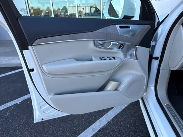 Used 2024 White Volvo Ultimate image 7