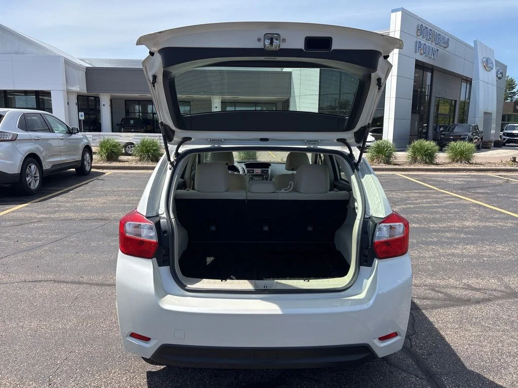 Used 2014 Satin White Pearl Subaru 2.0i Premium image 26