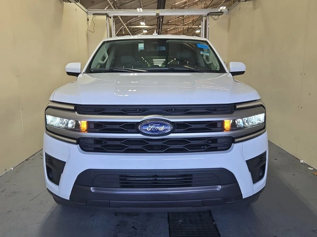 Used 2024 White Ford XLT image 7