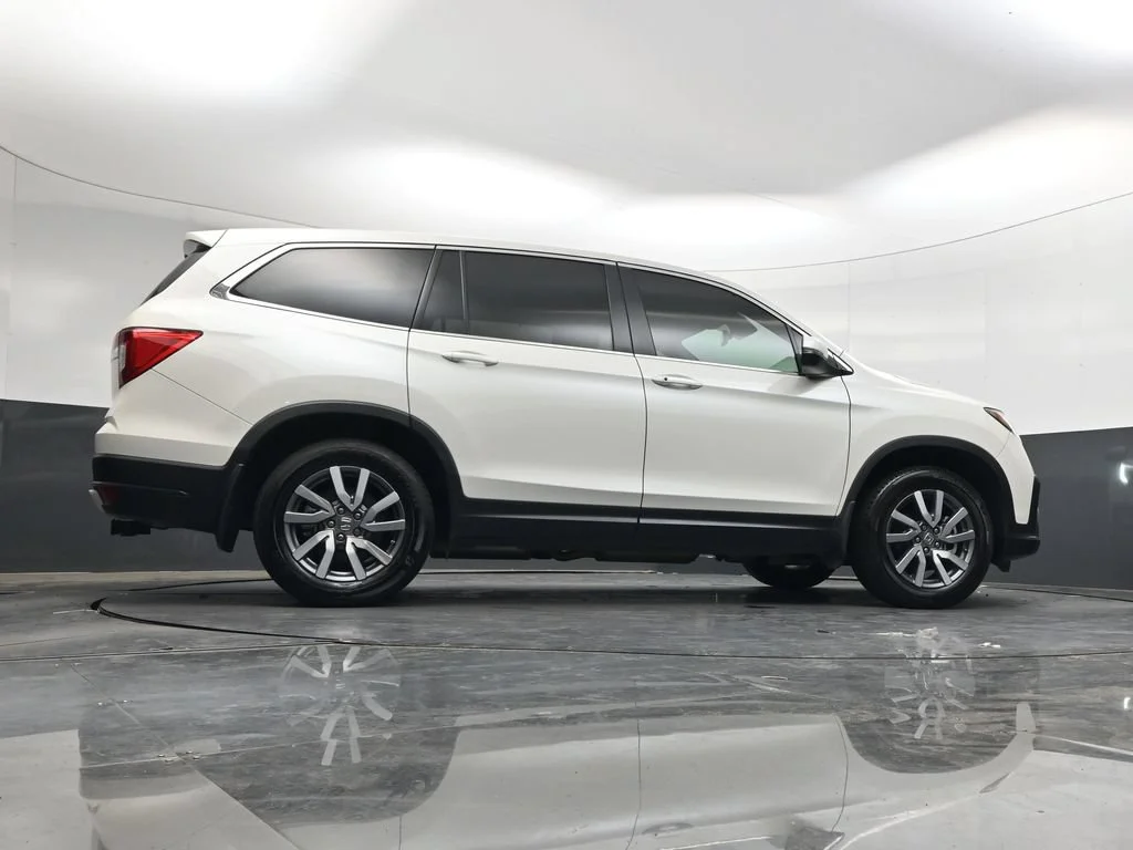 Used 2019 White Diamond Pearl Honda EX-L image 34