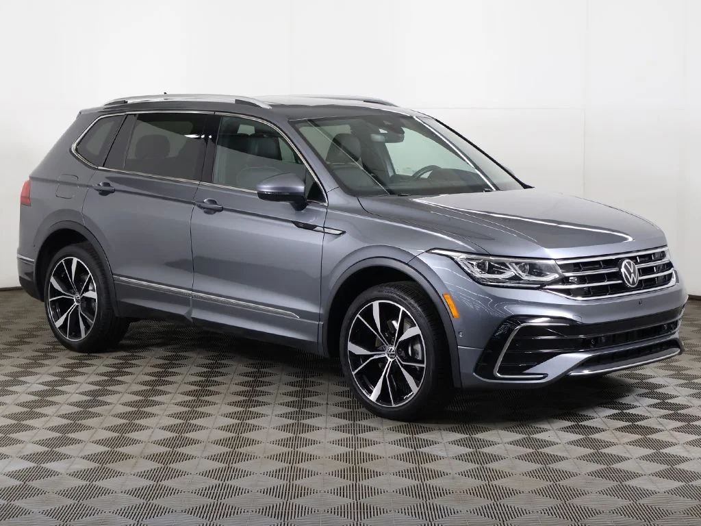Used 2022 Platinum Gray Metallic Volkswagen 2.0T SEL R-Line image 60