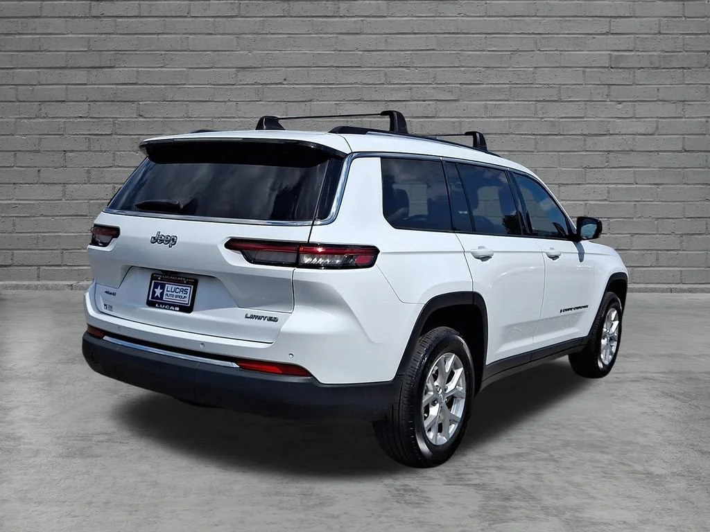 Used 2023 Bright White Clearcoat Jeep Limited image 11