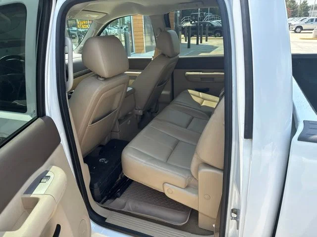Used 2012 White GMC SLE image 11