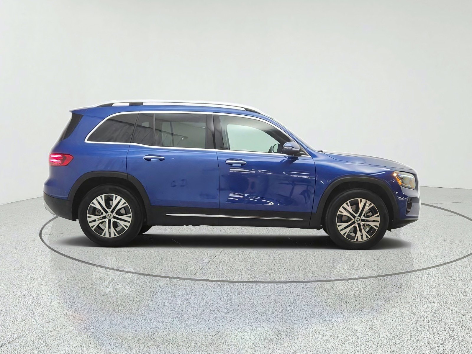 Used 2024 Starling Blue Metallic Mercedes-Benz GLB 250 4MATIC® SUV image 4