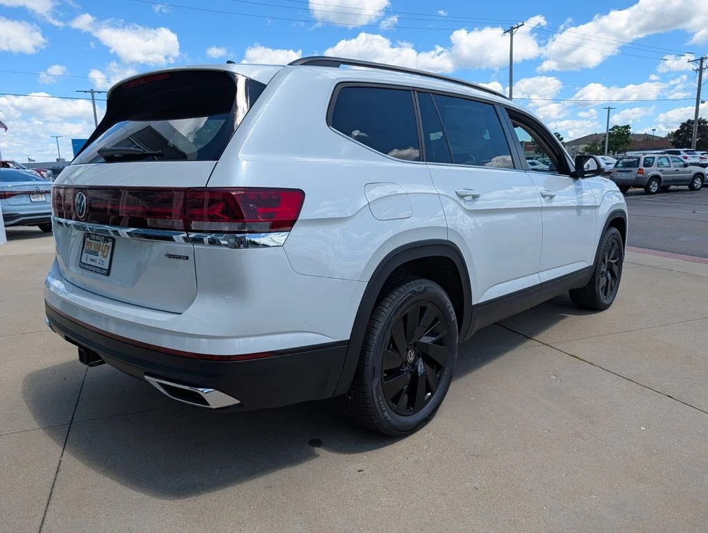 New 2026 White Volkswagen 2.0T SE w/Technology image 3
