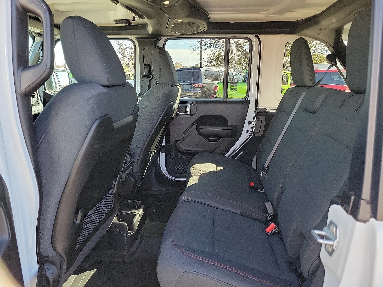 New 2026 PW7 Bright Whit Jeep 4-DOOR RUBICON image 10