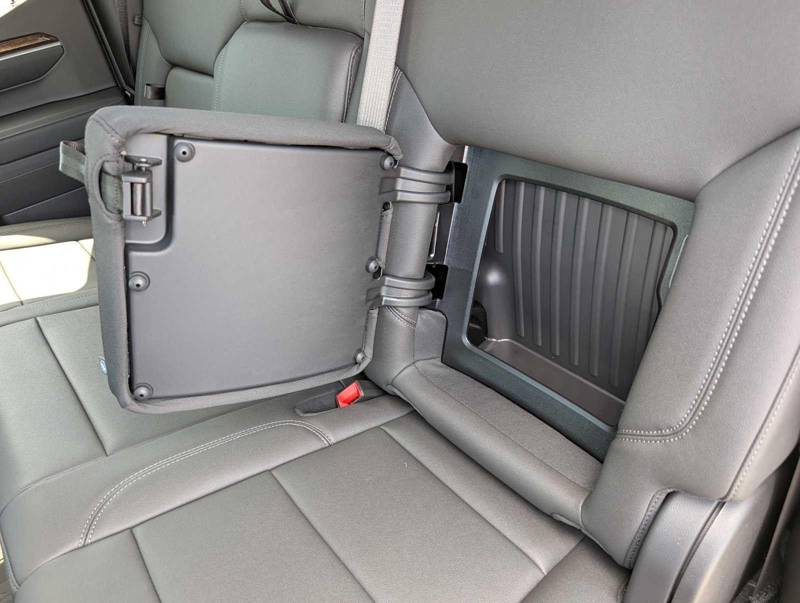 New 2026 Sterling Metallic GMC Elevation image 19